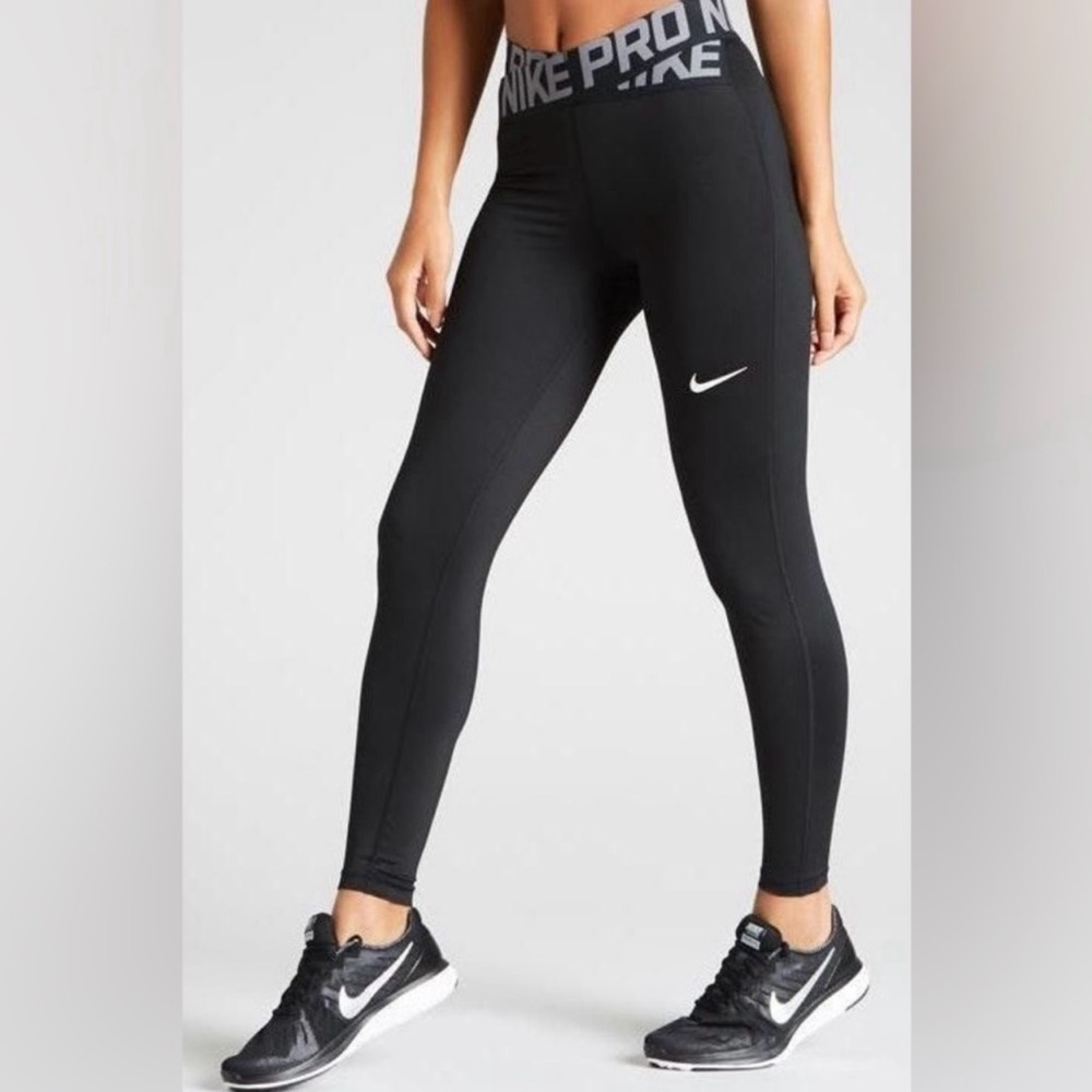 NWT NIKE PRO Intertwist Black Leggings